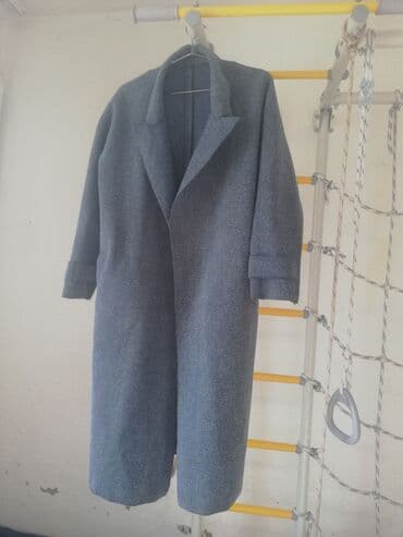 pull bear: Женские верхние вещи — пальто и шуба-накидка с поясом Описание: - — 5