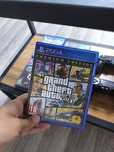 Техника и электроника: Срочно продается Sony PlayStation 4 с комплектом аксессуаров и дисков — 2
