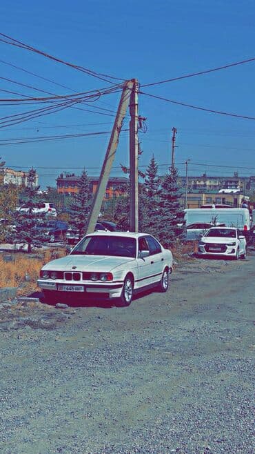 lexus is 200: BMW 525: 1990 г., Седан — 10