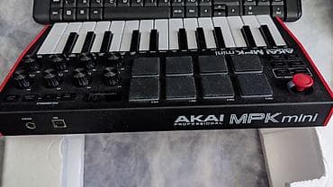 музыкальные: AKAI Professional MPK mini — компактный MIDI‑контроллер для продакшна — 2