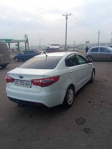 кызыл октябрь: Kia Rio: 2013 г., 1.4 л, Механика, Бензин, Седан — 5