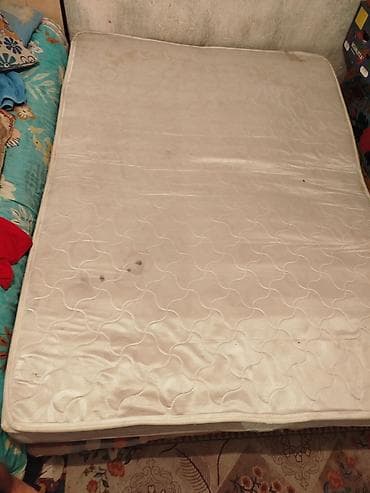 sofa bed: Спальный матрас, Б/у, Двуспальный, Пружинный, Матрасы средней жесткости, Самовывоз — 1