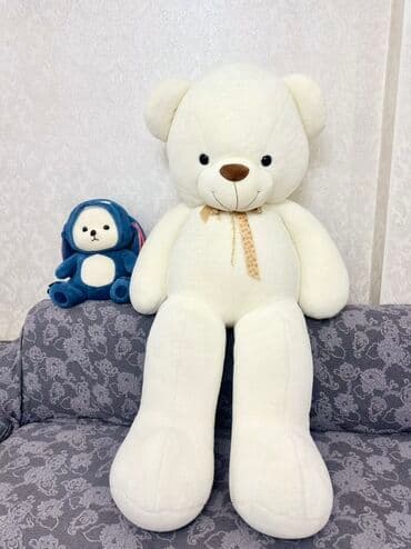 мишка на заказ: Продаю двух белых плюшевых мишек 🧸 ✅ Большой мишка — 180 см. ✅ — 6