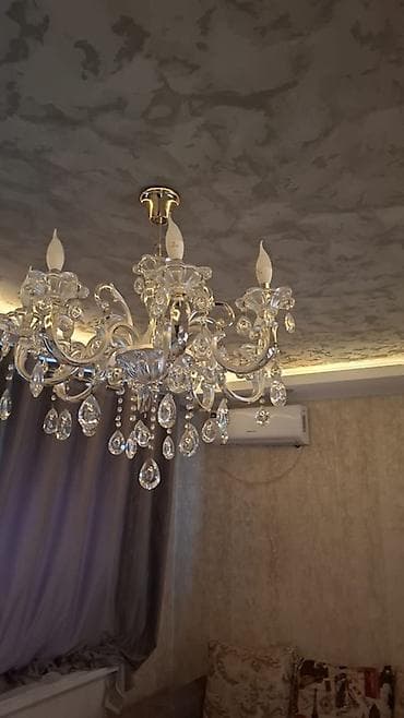 Классический комплект освещения: потолочная люстра + настенный бра -