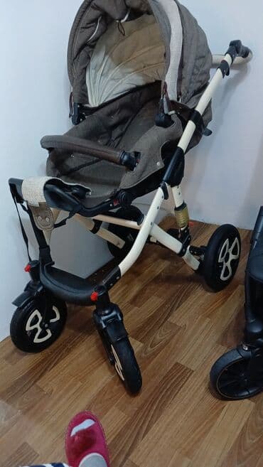 отдам даром прогулочную коляску: Коляска, цвет - Коричневый, Б/у — 1