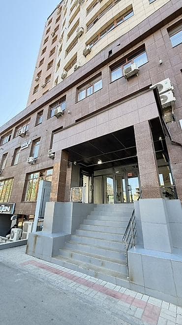 seven development: Аренда офисов, 30 м², В бизнес центре, 1 линия — 1