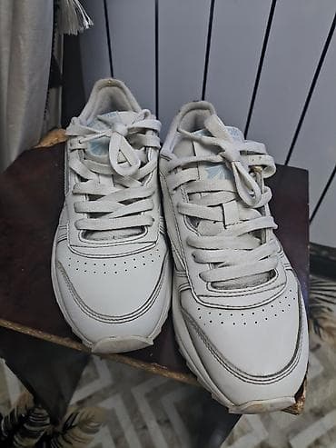 кожанная обувь: Кроссовки, 36, Reebok Classic, Б/у, цвет - Белый, Самовывоз — 2