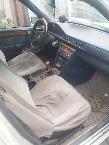 e53 4 8: Mercedes-Benz W124: 1991 г., 2 л, Механика, Бензин, Универсал — 8