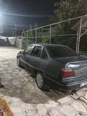 Daewoo Nexia: 2005 г., 1.5 л, Механика, Бензин, Седан