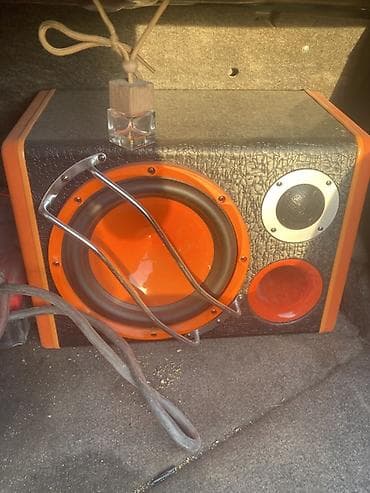 сабвуфер на авто: Автомобильный сабвуфер в корпусе с фронтальным фазоинвертором — 2