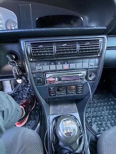 w210 4 2: Audi 100: 1993 г., 2.3 л, Ручные, Бензин, Седан — 8