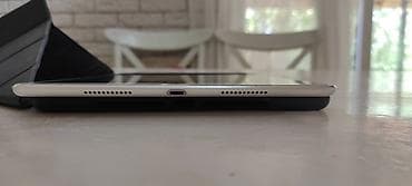 Планшеты: Планшет, Apple, память 32 ГБ, 9" - 10", Wi-Fi, Б/у, Классический цвет - Серебристый — 2