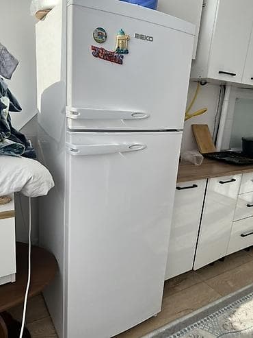 Техника и электроника: Холодильник Beko, классический двухкамерный. Основные особенности: - — 1