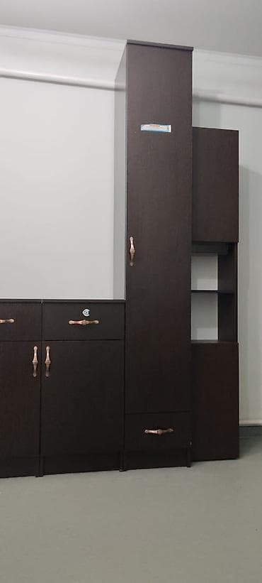 в одни: Модульный комплект мебели темно-коричневого цвета, включающий комод с — 2