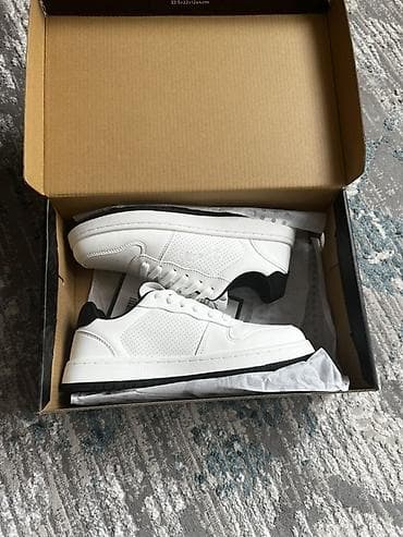 обувь кросовки: Мужские кроссовки, 39.5, 40, Новый, цвет - Белый — 1