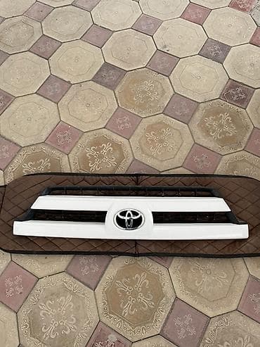 4gr fse: Решетка радиатора Toyota Оригинал — 1