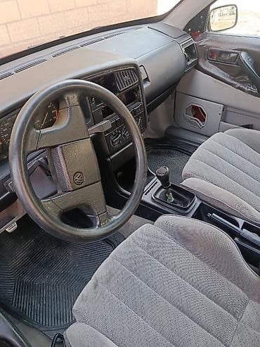 авто порше: Volkswagen Passat Variant: 1990 г., Универсал — 9
