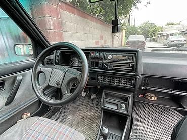 гетз 2: Volkswagen Golf: 1988 г., 1.8 л, Механика, Бензин, Хэтчбэк — 7