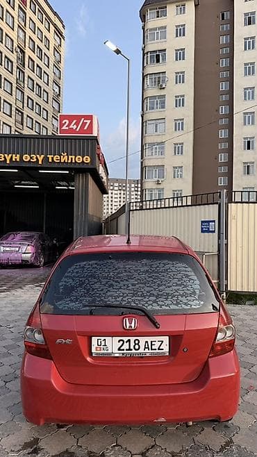 Honda Fit: 2007 г., 1.5 л, Автомат, Бензин, Хэтчбэк