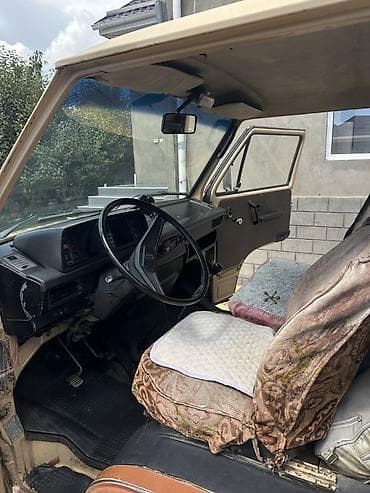 чехлы бу: Volkswagen Transporter: 1984 г., Бус — 8