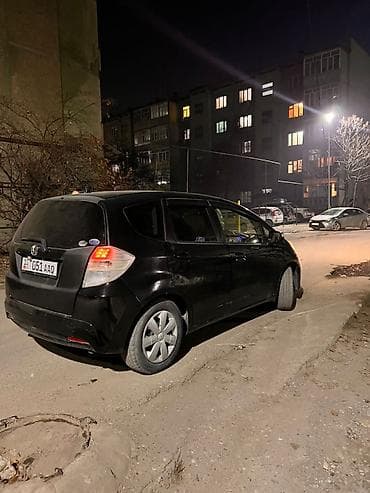 bwm e60: Honda Fit: 2013 г., 1.3 л, Вариатор, Бензин, Хэтчбэк — 6