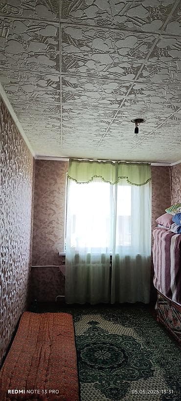 токмок срочно: 3 комнаты, 58 м², 104 серия, 5 этаж, Старый ремонт — 5