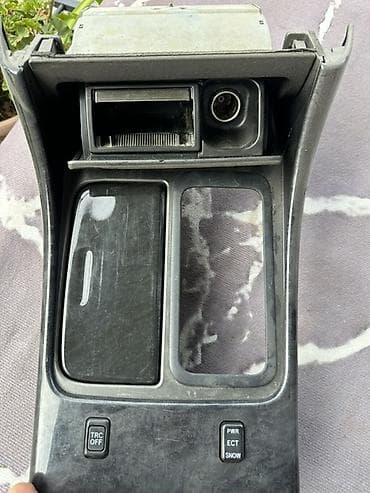Детали салона: Сenter console Toyota Б/у, Оригинал, Япония — 1
