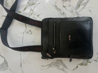 у настоящей женщины должна быть сумка из италии: Мужская сумка через плечо BUTUN - Материал: черная кожа с текстурой — 3