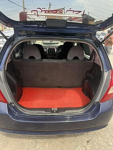 купить машины в киргизии: Honda Fit: 2002 г., 1.3 л, Вариатор, Бензин, Хэтчбэк — 4