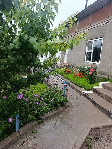 куплю дом с участком: Дом с участкком 4 сотых - жилой дом . Въезд через распашные ворота и — 5