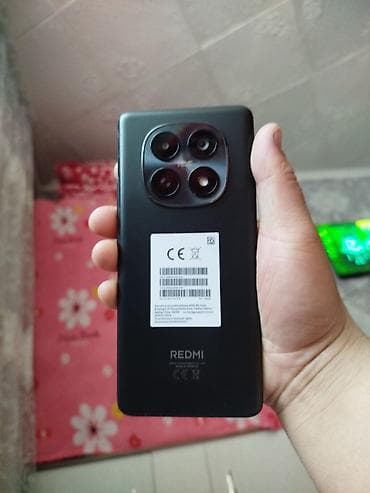 телефон poco x3 pro: Смартфон с безрамочным дисплеем и центральным отверстием под — 2