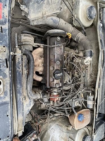 Унаа сатуу: Volkswagen Jetta: 1989 г., Кол менен иштөөчү, Бензин, Седан — 1