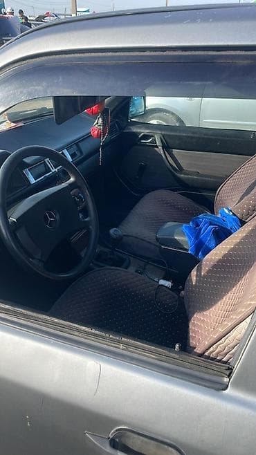 вмв e34: Mercedes-Benz W124: 1988 г., 2 л, Ручные, Бензин, Седан — 5