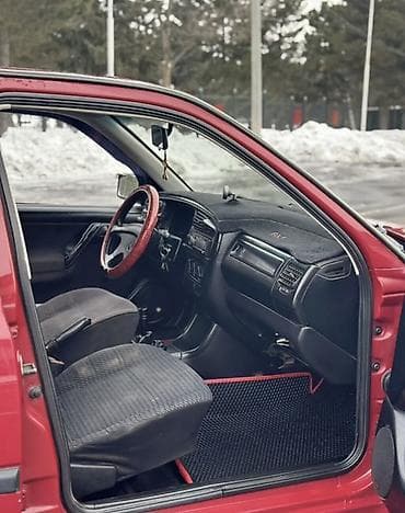 lexus 570 2013: Volkswagen Vento: 1993 г., Механика, Седан — 4