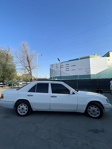 с класс 221: Mercedes-Benz E-Class: 1998 г., Механика, Седан — 3