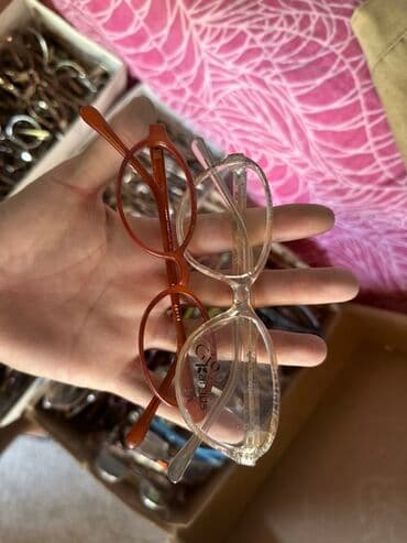 очки прозрачный: Оправы, лежат дома ! Кто возьмет всё ? Договоримся отдам дёшево — 1