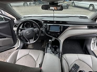 650: Toyota Camry: 2019 г., Бензин — 5