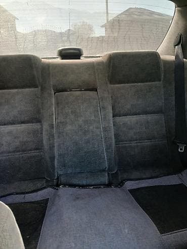 фара опель вектра с: Седан серебристого цвета. Кузов и экстерьер: - 4-дверный седан — 3