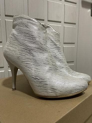 Ботильоны, выход 3 раза. Состояние хорошее, необходимо только заменить