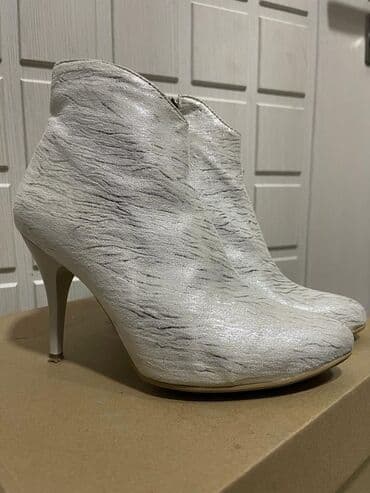 Ботинки и ботильоны: Ботильоны, выход 3 раза. Состояние хорошее, необходимо только заменить — 1