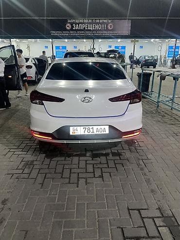 subaru outback 2013: Hyundai Elantra: 2018 г., 2 л, Бензин, Седан — 3