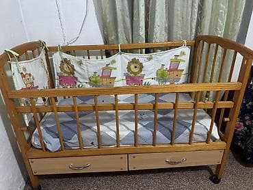 Балдар эмереги: Детская кроватка из натурального дерева с бортиками и ящиками. И с — 1