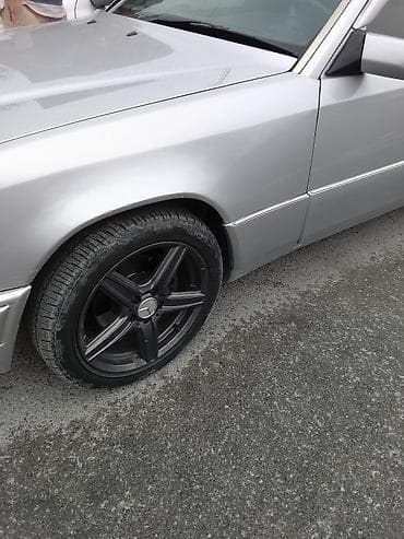 hero 4: Mercedes-Benz W124: 2023 г., Седан — 2