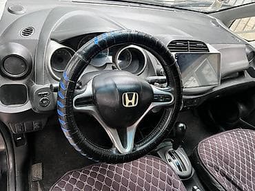 spark 2018: Honda Fit: 2010 г., 1.5 л, Автомат, Бензин, Хэтчбэк — 5