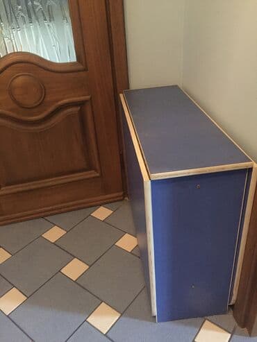 раскладной стол для гостей: Стол-книжка 1,5/0,8. Бу
3 табурета в подарок — 2