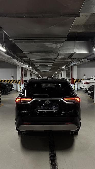 range rower: Toyota RAV4: 2023 г., 2 л, Автомат, Бензин, Кроссовер — 4