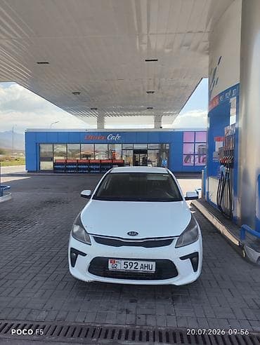 ижара авто: Kia Rio: 2017 г., 1.4 л, Кол менен иштөөчү, Бензин, Седан — 1