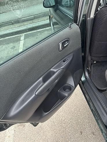 продаю мазда трибут: Mazda PREMACY: 2003 г., 1.8 л, Механика, Бензин, Универсал — 8