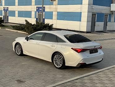 tesla model 3: Toyota Avalon: 2018 г., Гибрид, Седан — 5