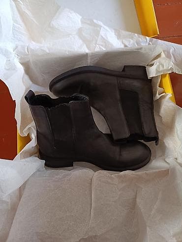 Мокасины и лоферы: Ботинки, 38, Новый, цвет - Черный, Самовывоз — 1